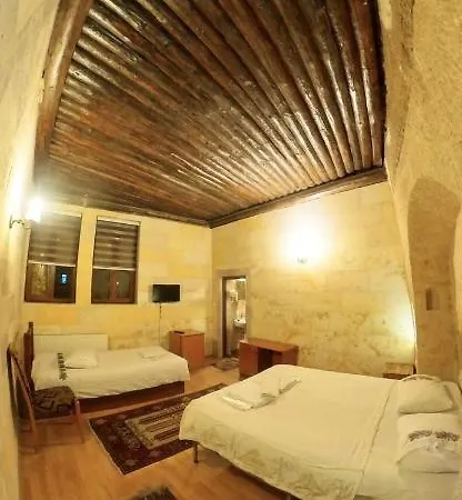 מלון Monastery Cave