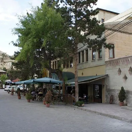 Monastery Cave מלון